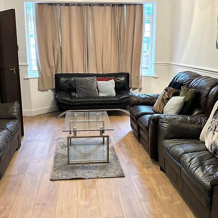 London Luxury 5 Bedroom House 2 Min Walk To The Tube Station سوفيريتو المظهر الخارجي الصورة