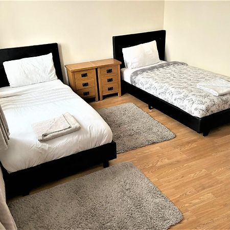 London Luxury 5 Bedroom House 2 Min Walk To The Tube Station سوفيريتو المظهر الخارجي الصورة