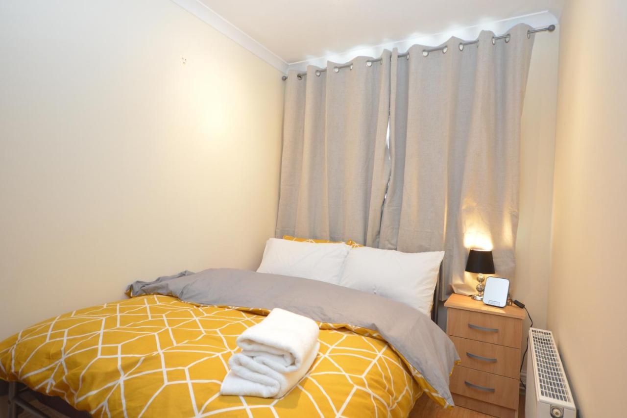 London Luxury 5 Bedroom House 2 Min Walk To The Tube Station سوفيريتو المظهر الخارجي الصورة