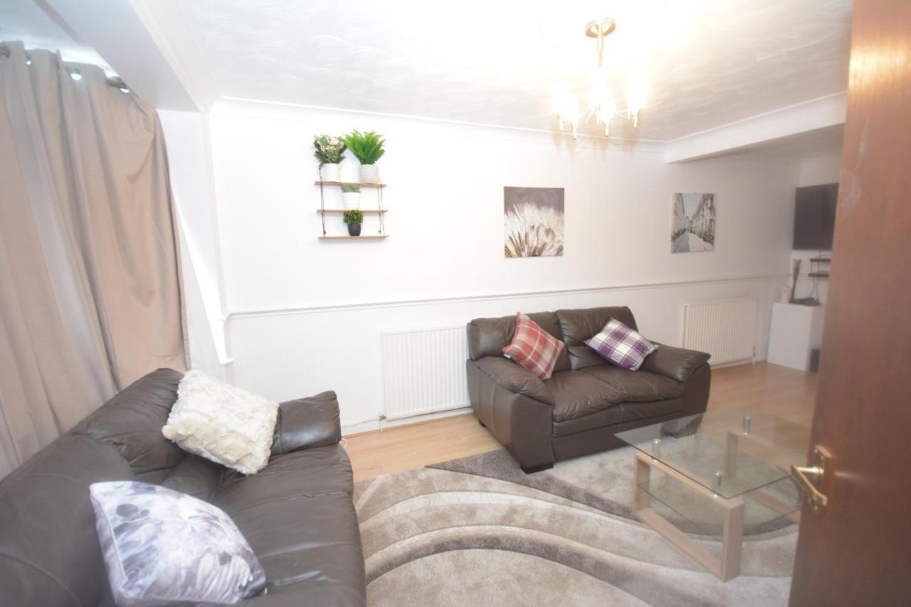 London Luxury 5 Bedroom House 2 Min Walk To The Tube Station سوفيريتو المظهر الخارجي الصورة