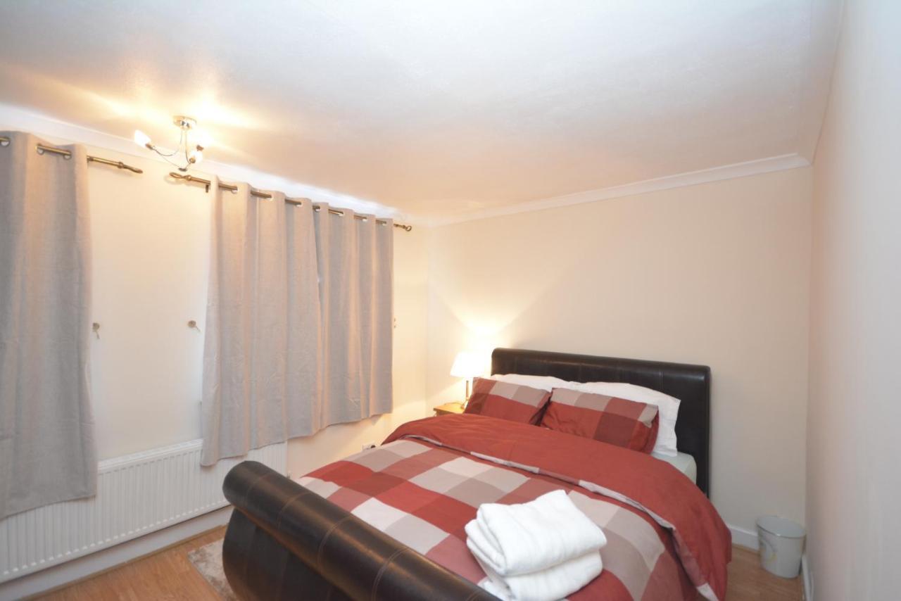London Luxury 5 Bedroom House 2 Min Walk To The Tube Station سوفيريتو المظهر الخارجي الصورة