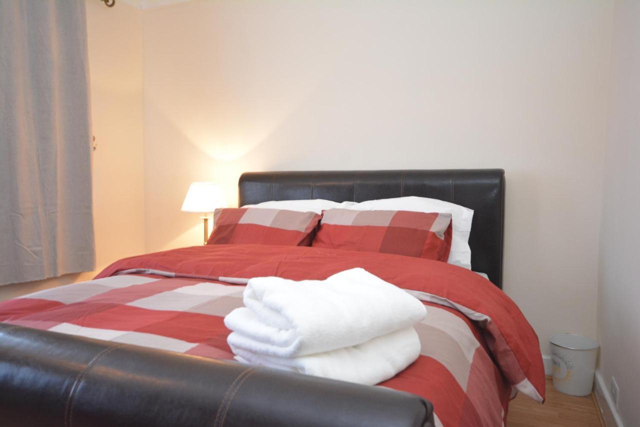 London Luxury 5 Bedroom House 2 Min Walk To The Tube Station سوفيريتو المظهر الخارجي الصورة