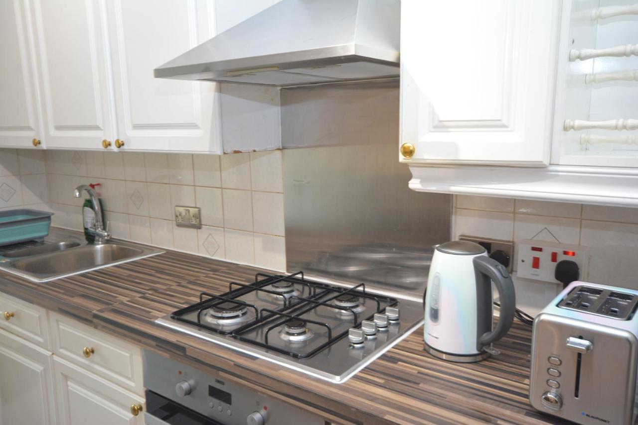 London Luxury 5 Bedroom House 2 Min Walk To The Tube Station سوفيريتو المظهر الخارجي الصورة