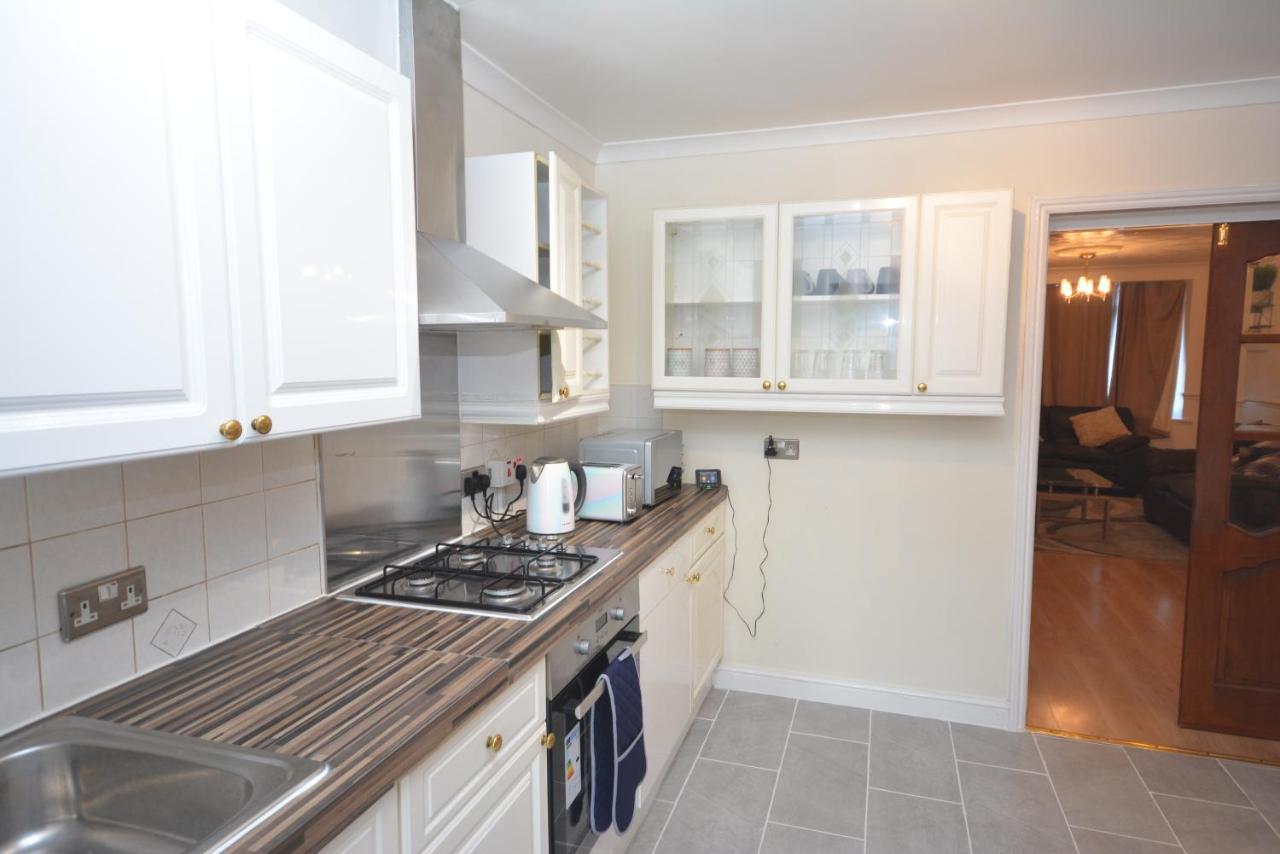 London Luxury 5 Bedroom House 2 Min Walk To The Tube Station سوفيريتو المظهر الخارجي الصورة