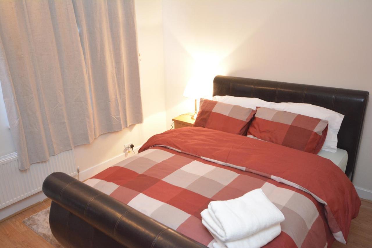 London Luxury 5 Bedroom House 2 Min Walk To The Tube Station سوفيريتو المظهر الخارجي الصورة