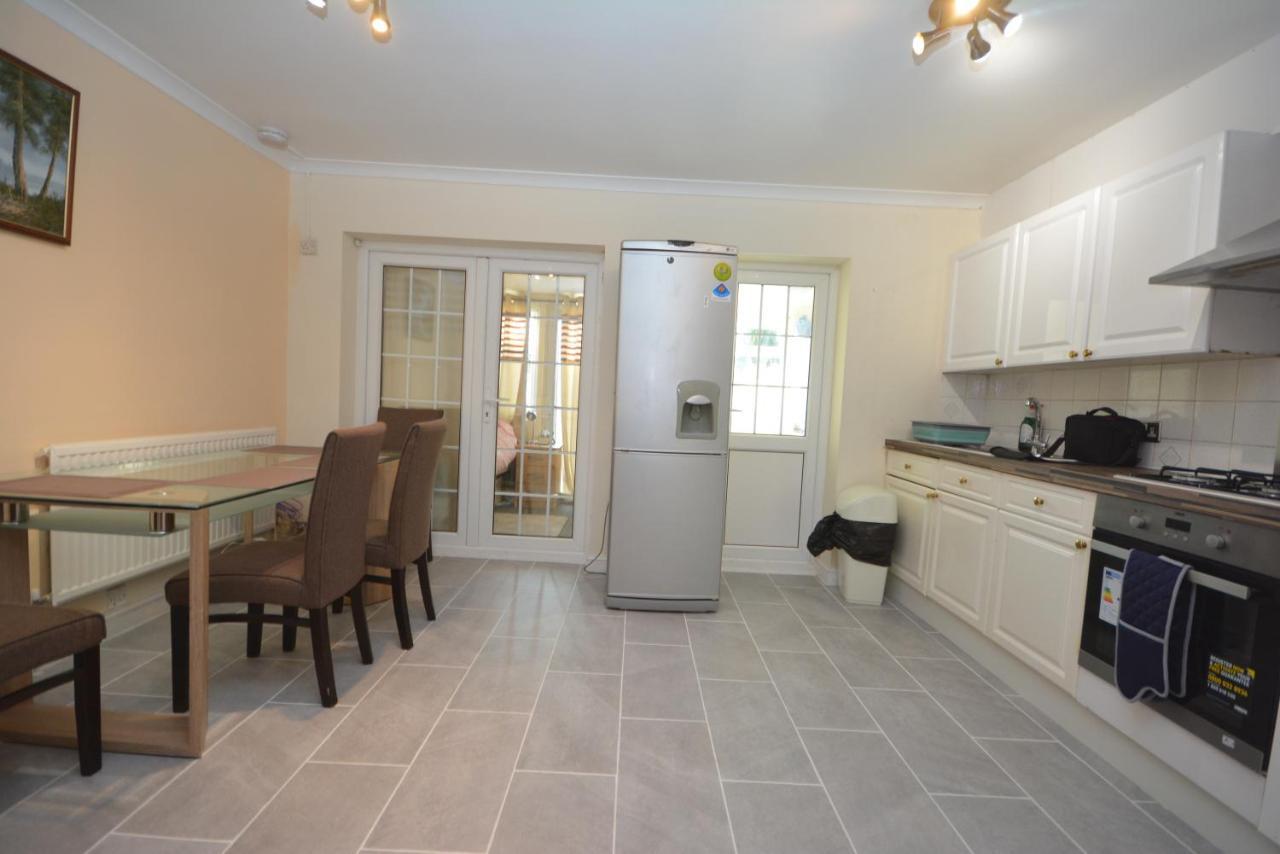 London Luxury 5 Bedroom House 2 Min Walk To The Tube Station سوفيريتو المظهر الخارجي الصورة