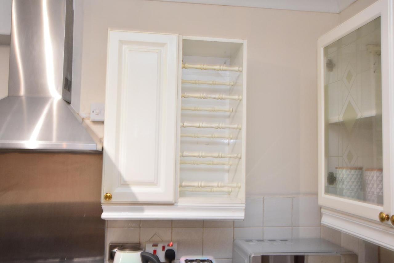 London Luxury 5 Bedroom House 2 Min Walk To The Tube Station سوفيريتو المظهر الخارجي الصورة