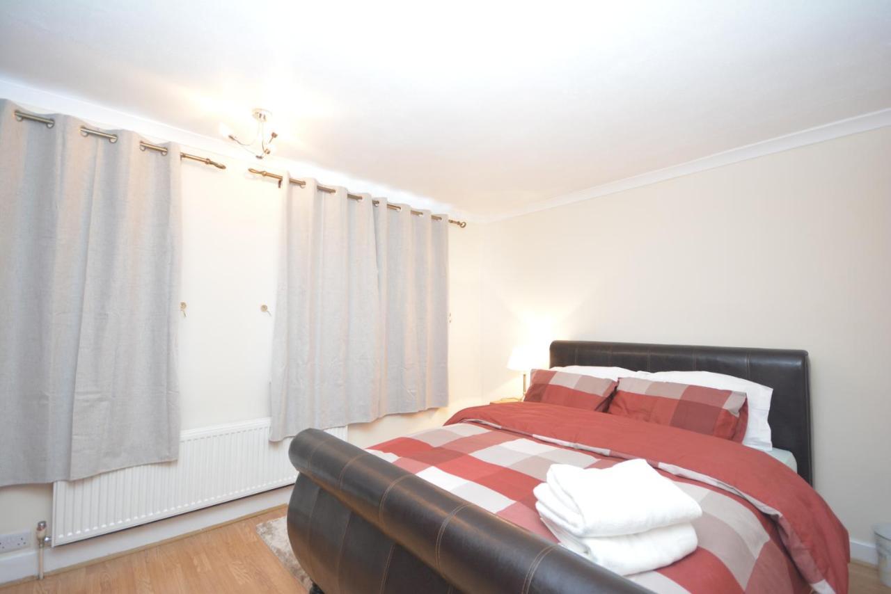 London Luxury 5 Bedroom House 2 Min Walk To The Tube Station سوفيريتو المظهر الخارجي الصورة
