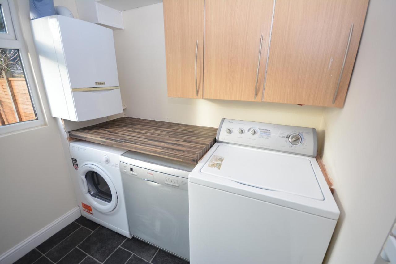 London Luxury 5 Bedroom House 2 Min Walk To The Tube Station سوفيريتو المظهر الخارجي الصورة