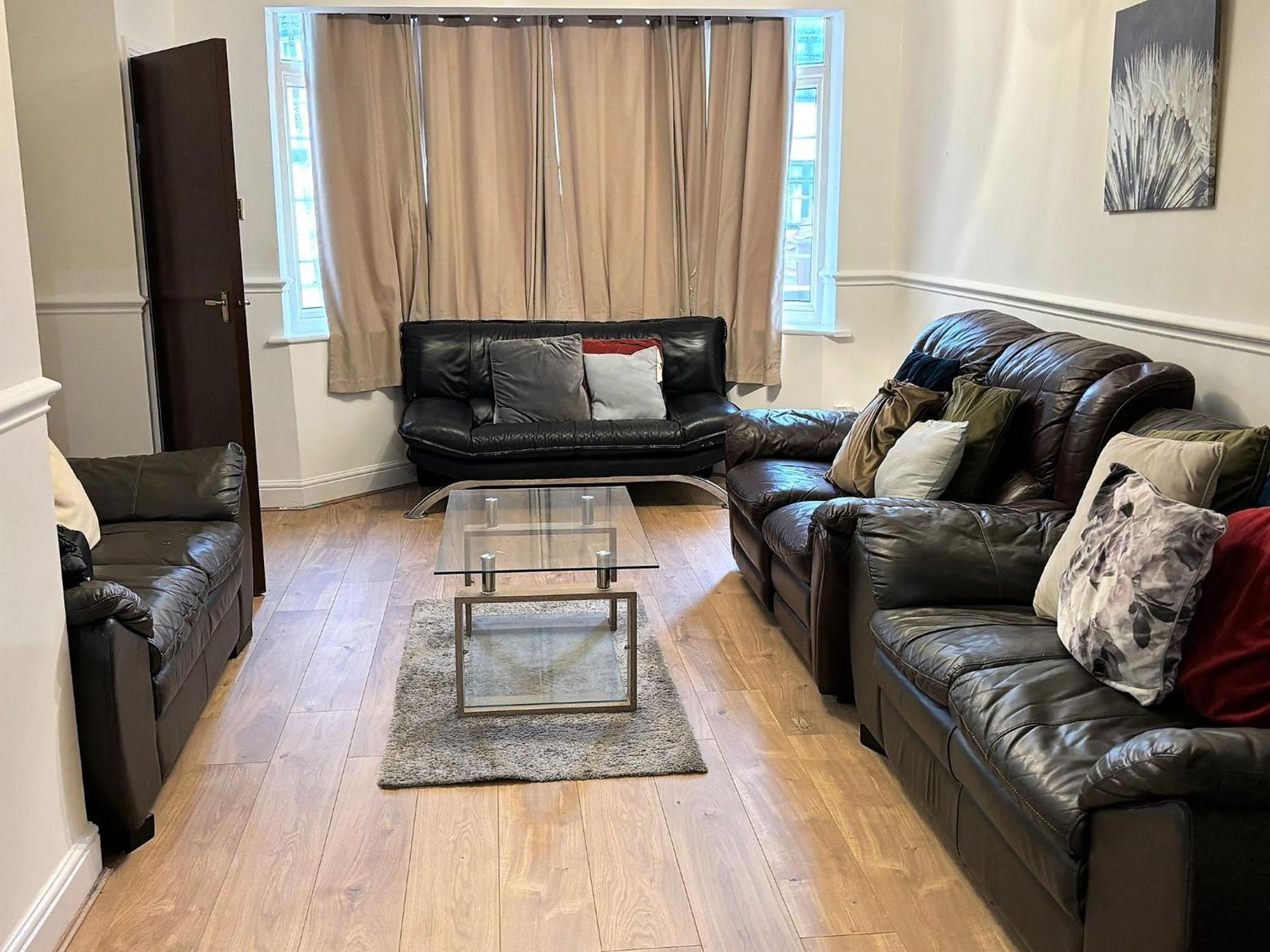 London Luxury 5 Bedroom House 2 Min Walk To The Tube Station سوفيريتو المظهر الخارجي الصورة