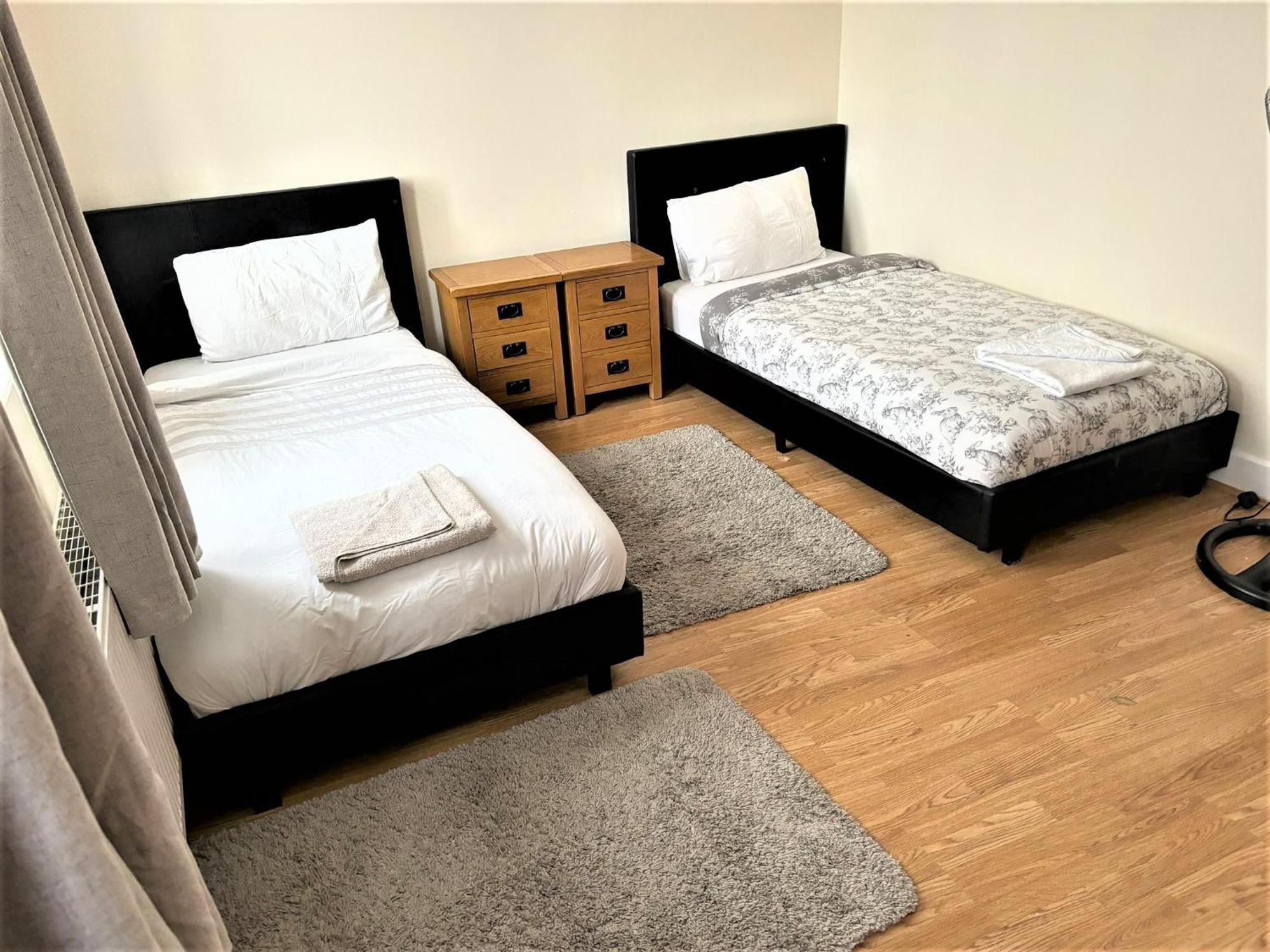 London Luxury 5 Bedroom House 2 Min Walk To The Tube Station سوفيريتو المظهر الخارجي الصورة